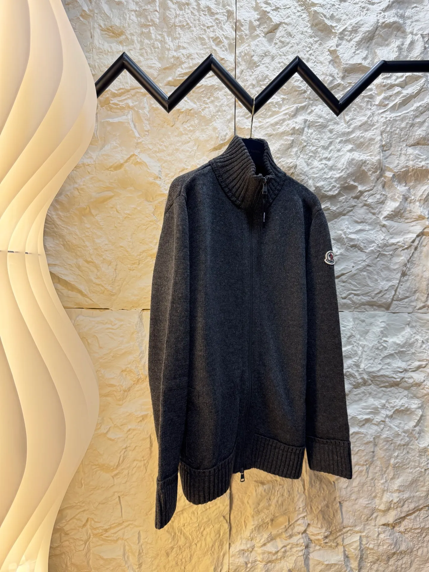 MONCLER 50% ， ， ， 。 Size：S-M-L-XL ：